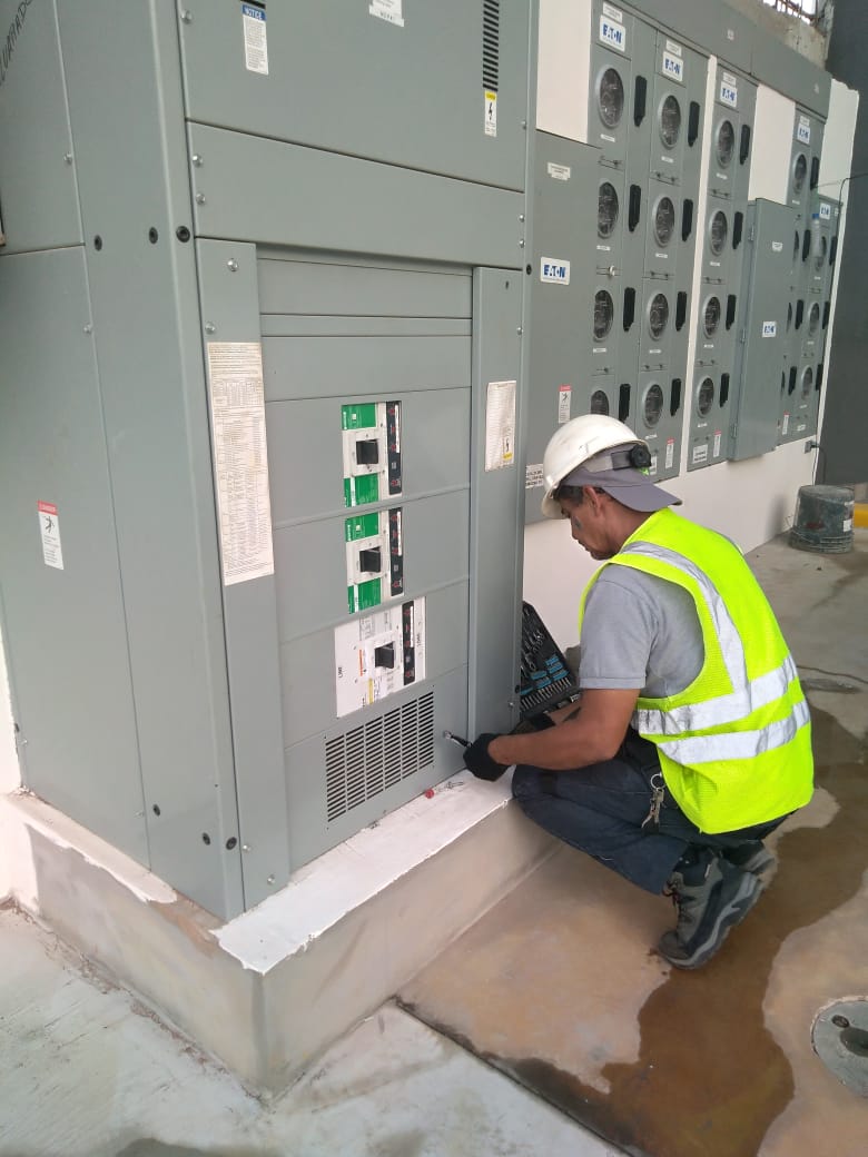 Adecuaciones eléctricas | Seisa - Panamá